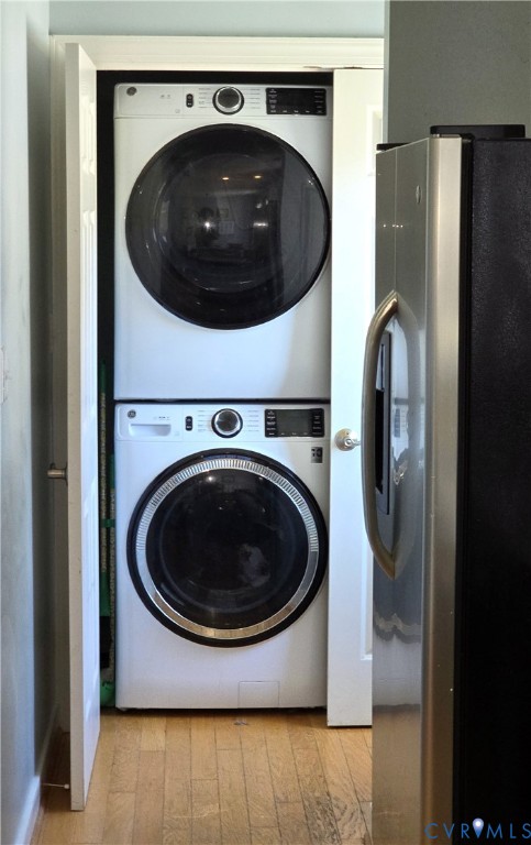 68 Fitzhugh Street White Stone, VA 22578 - Photo 16 of 26 a utility room with dryer and washer