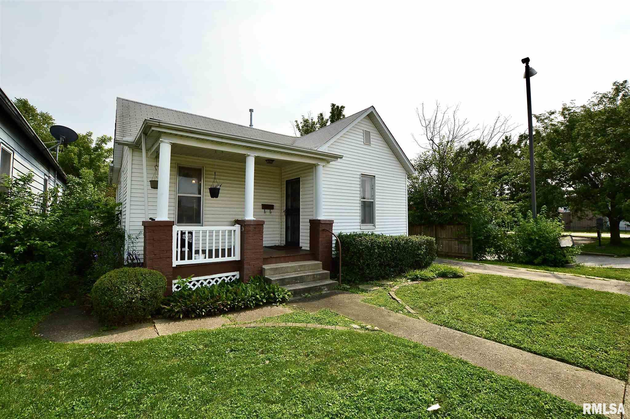 908 East Reservoir Street Springfield, IL 62702 - Photo 3 of 24