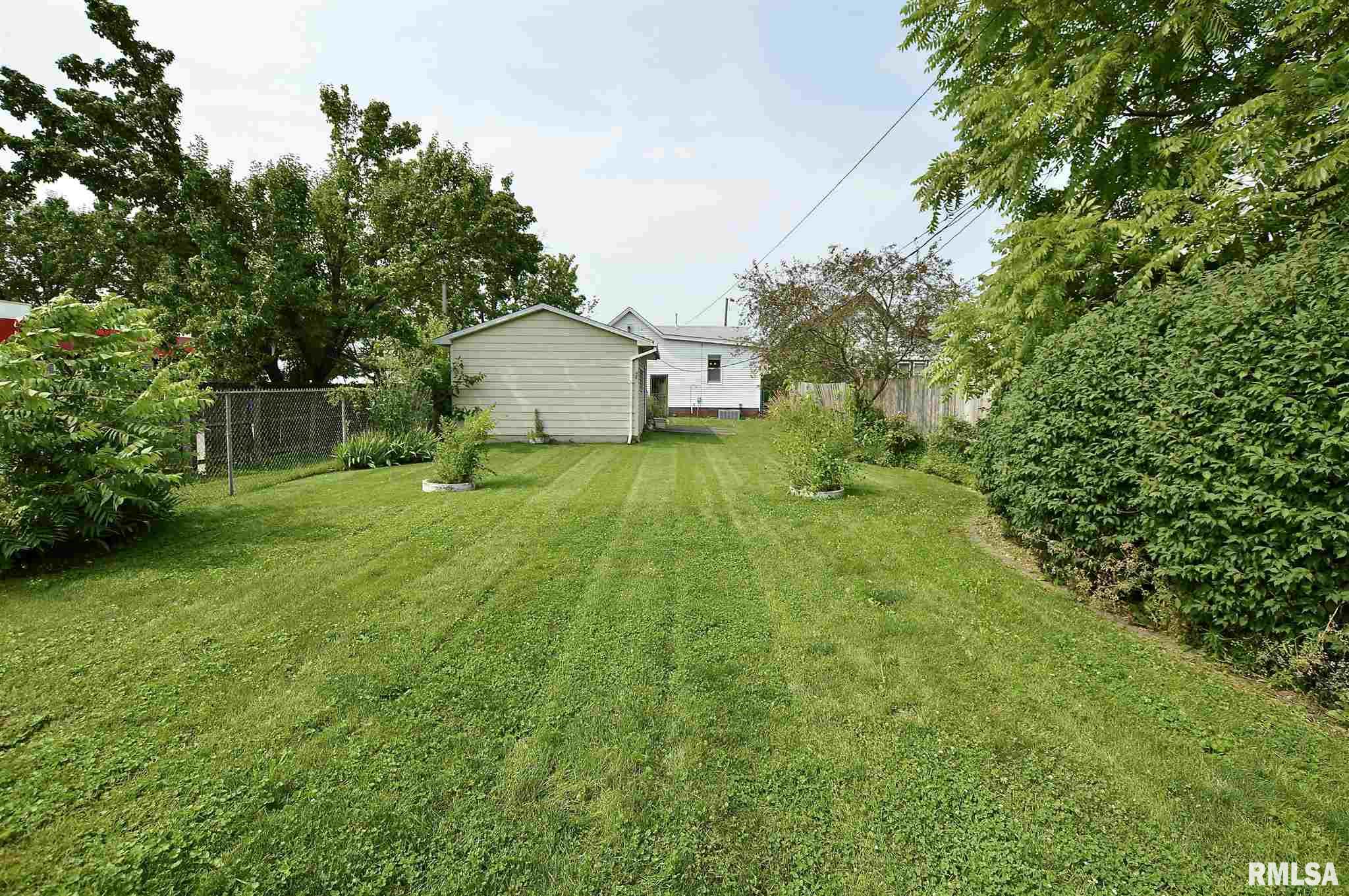 908 East Reservoir Street Springfield, IL 62702 - Photo 22 of 24