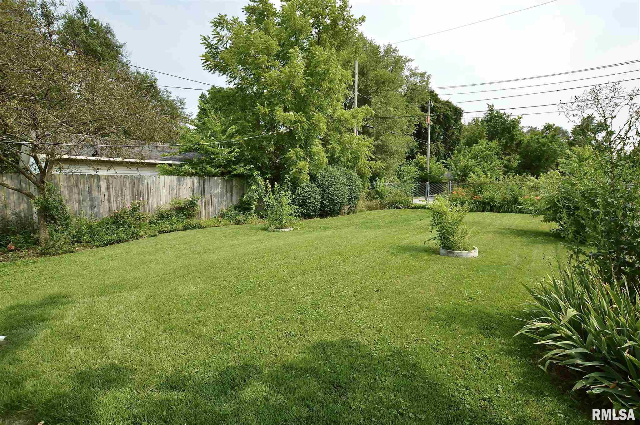 908 East Reservoir Street Springfield, IL 62702 - Photo 23 of 24