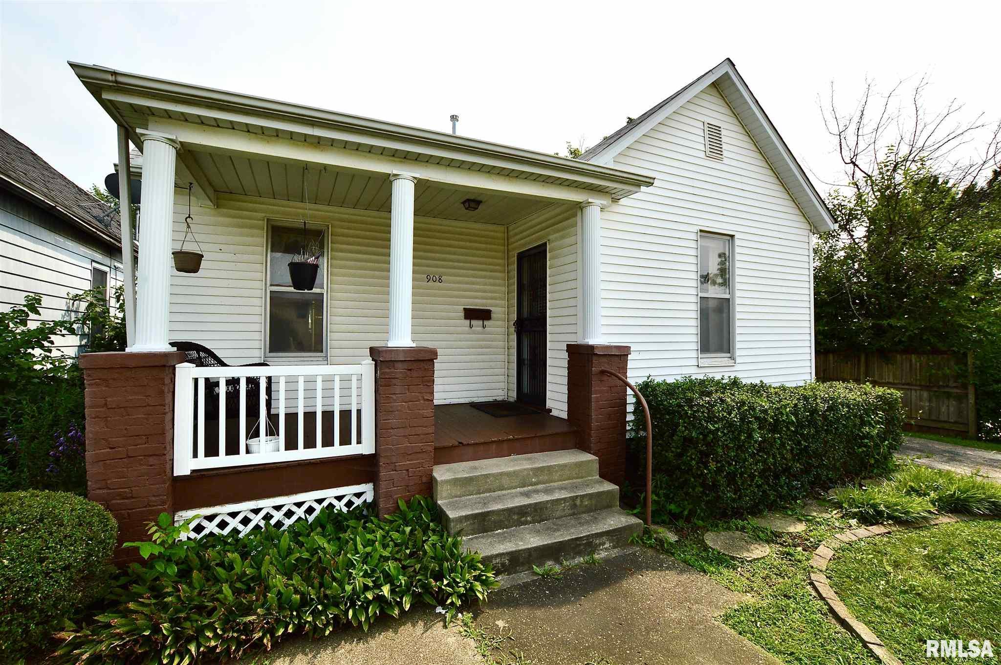 908 East Reservoir Street Springfield, IL 62702 - Photo 4 of 24