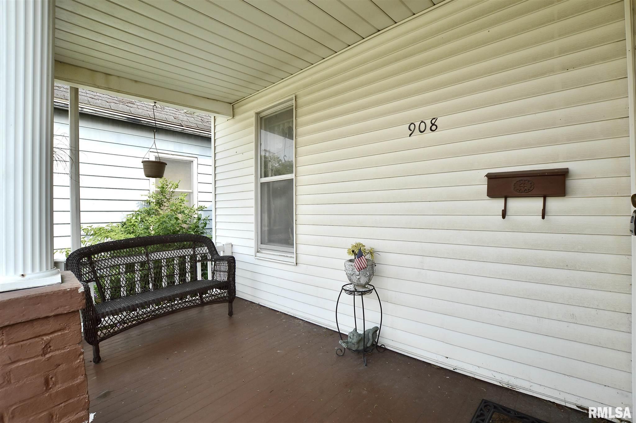 908 East Reservoir Street Springfield, IL 62702 - Photo 5 of 24