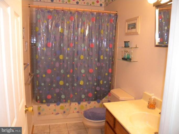 637 Riden Street Odenton, MD 21113 - Photo 15 of 19 Hallway full bath
