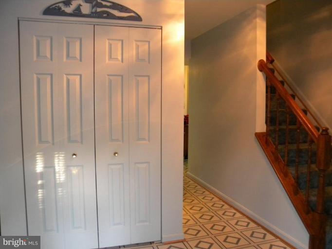 637 Riden Street Odenton, MD 21113 - Photo 4 of 19 Nice foyer!