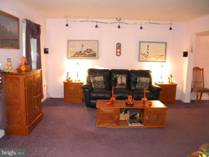 637 Riden Street Odenton, MD 21113 - Photo 5 of 19 Formal living room