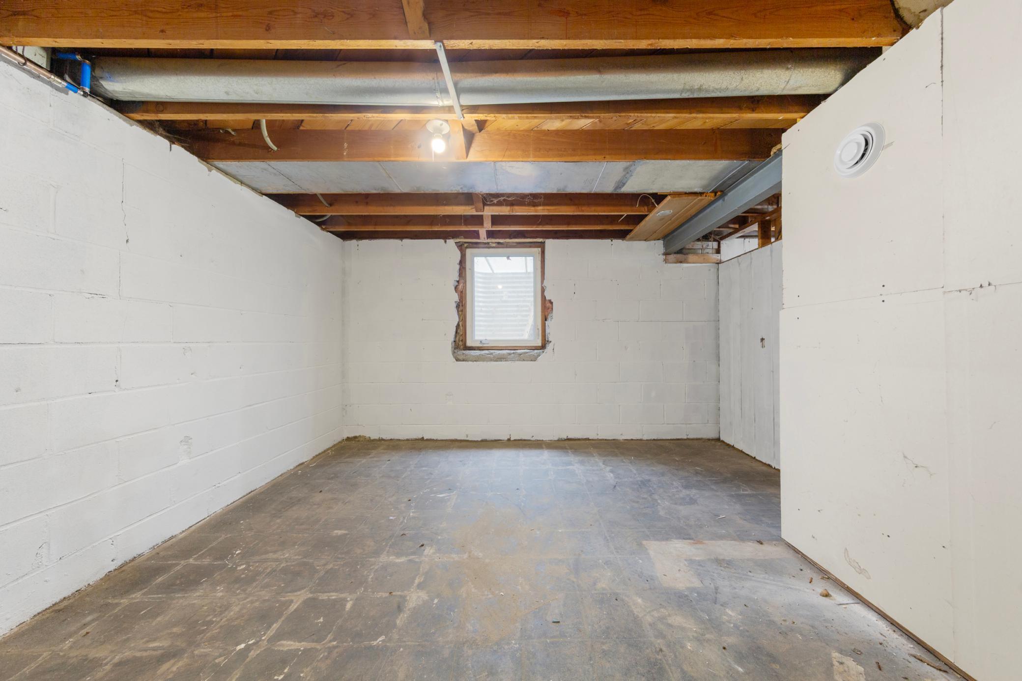 4440 7th Street Northeast Minneapolis, MN 55421 - Photo 27 of 29