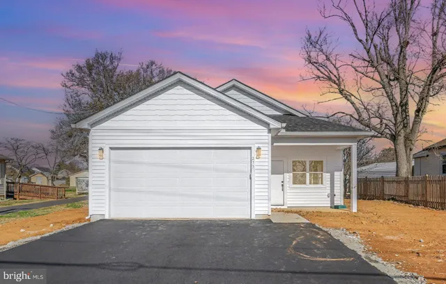 $474,900 | 277 White Oak Road, Fredericksburg, VA 22405