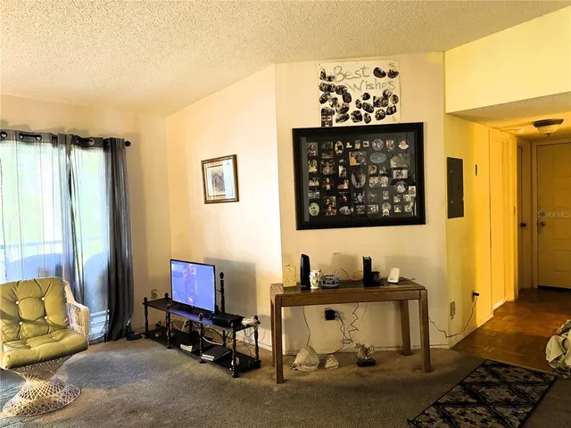 $95,000 | 3223 Fox Chase Circle, Unit 206, Palm Harbor, FL 34683