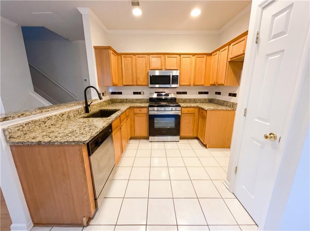 2022 Appaloosa Way Conyers, GA 30012 - Photo 9 of 21