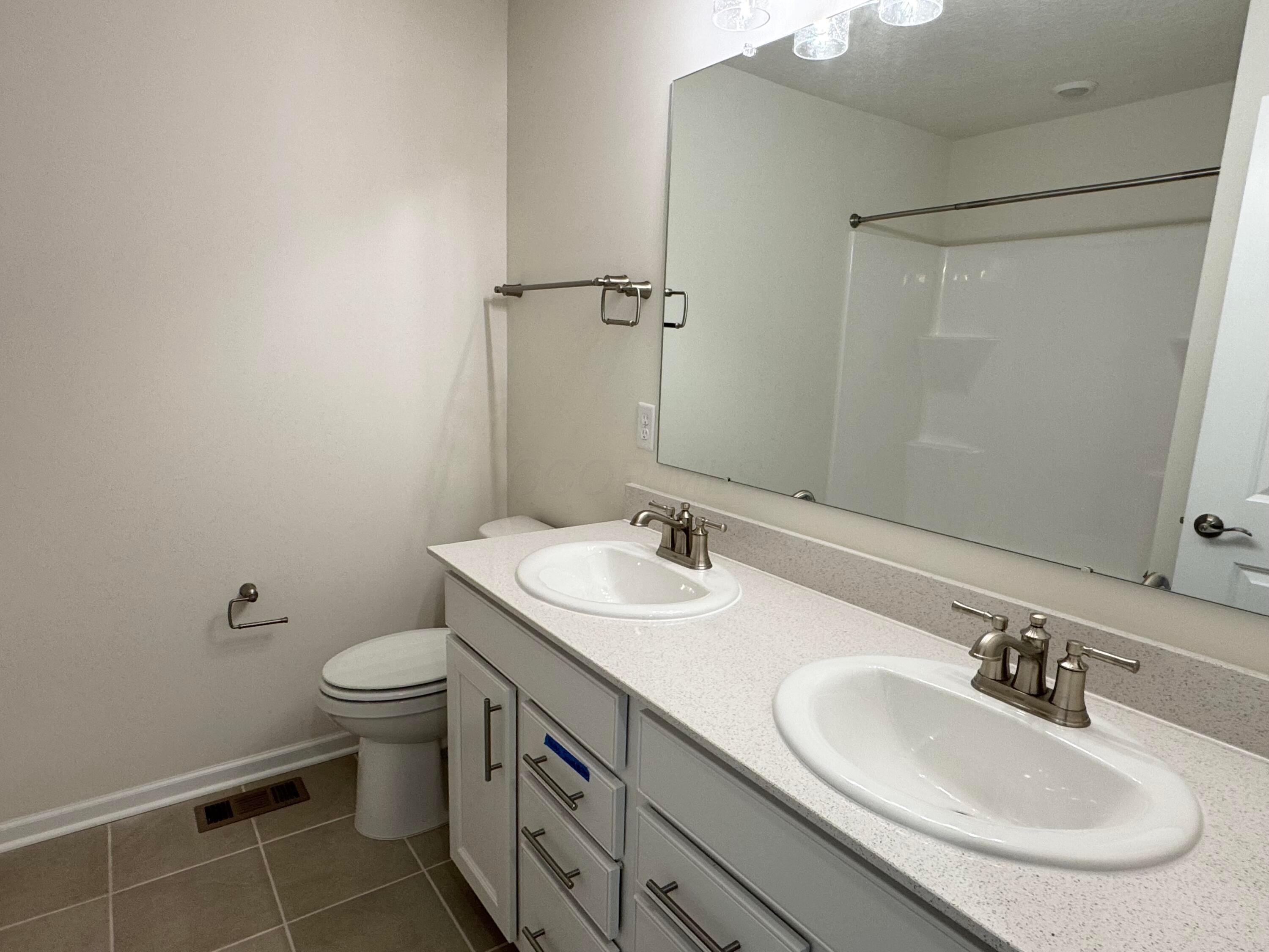 30 Shadow Oak Loop, Unit LOT 14043 Delaware, OH 43015 - Photo 64 of 81 Hall Bath