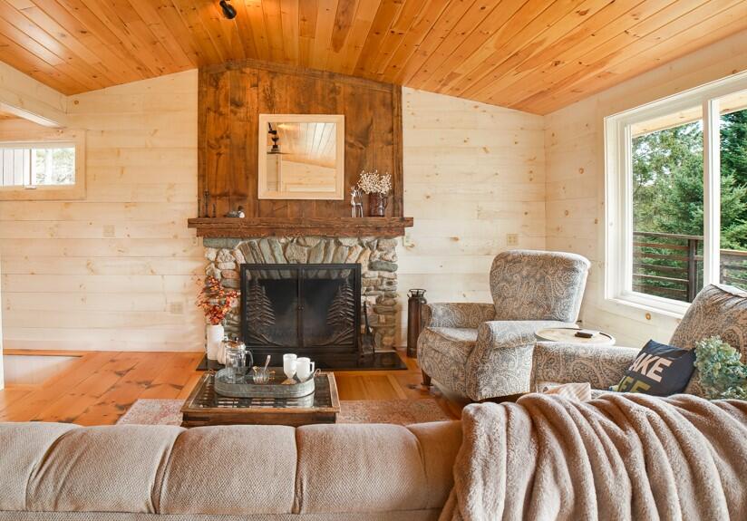 51 Alpine Way Rangeley, ME 04970 - Photo 22 of 46 living