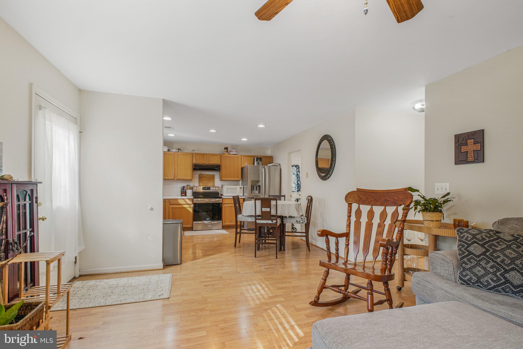 213 12th Street Colonial Beach, VA 22443 - Photo 6 of 31 Bright and inviting open living space.