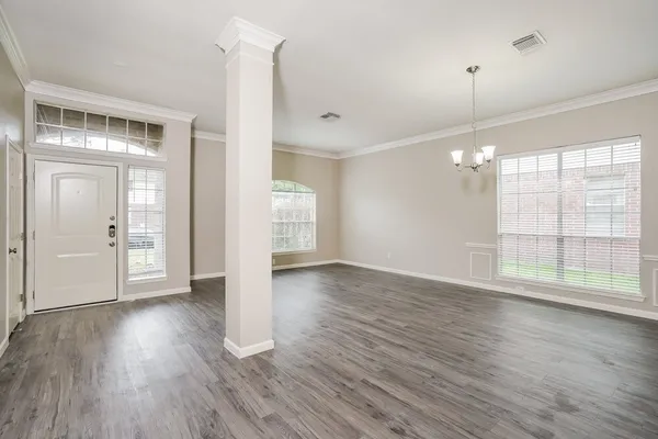 $2,405 | 8911 Cypress Square Drive, Spring, TX 77379