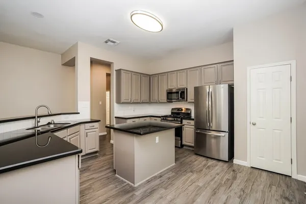 $2,405 | 8911 Cypress Square Drive, Spring, TX 77379