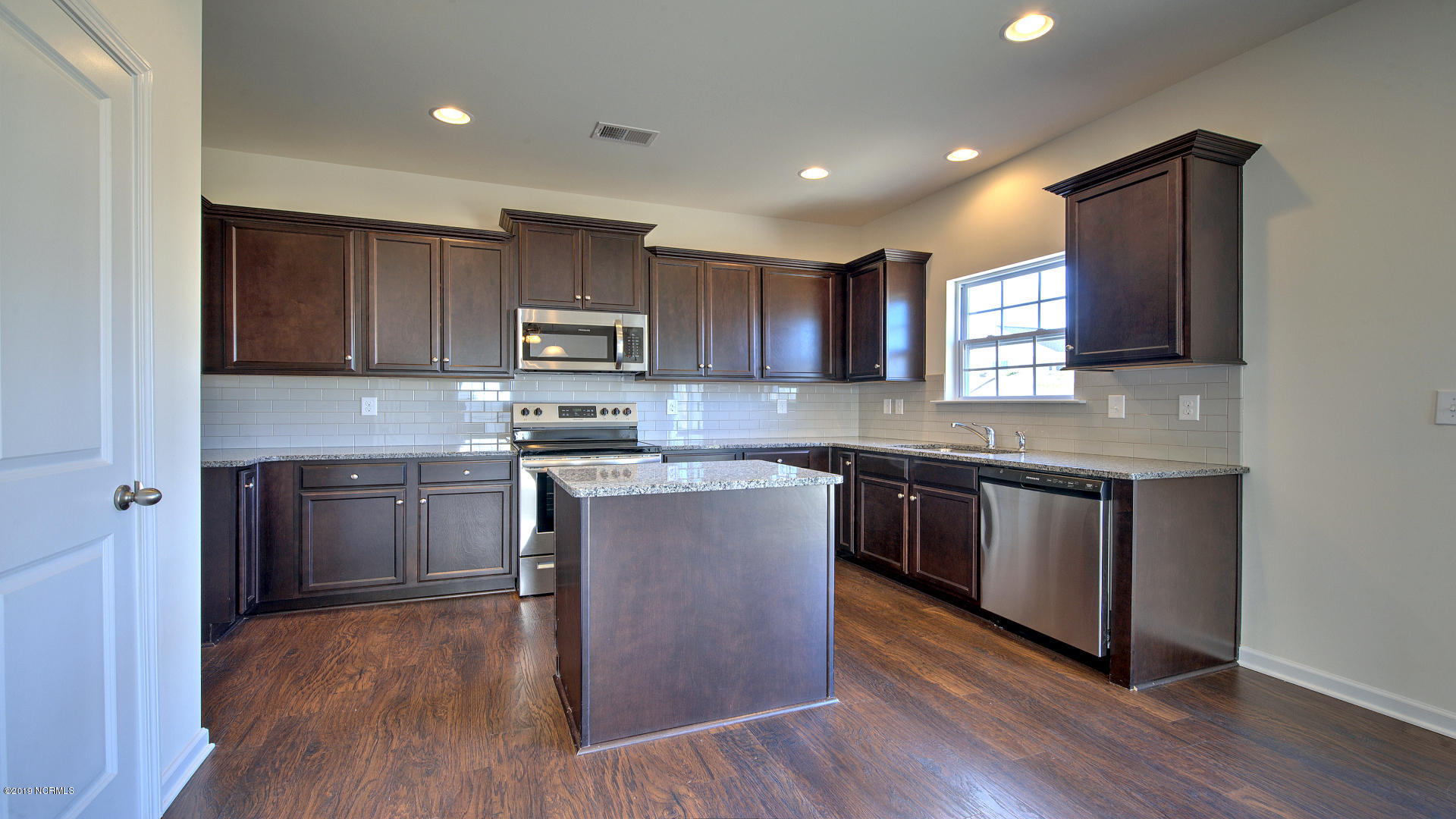 306 Frida Road New Bern, NC 28560 - Photo 4 of 16 Hamilton Kitchen 2