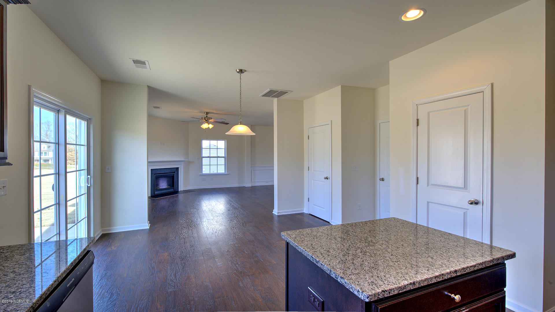 306 Frida Road New Bern, NC 28560 - Photo 6 of 16 Kitchen