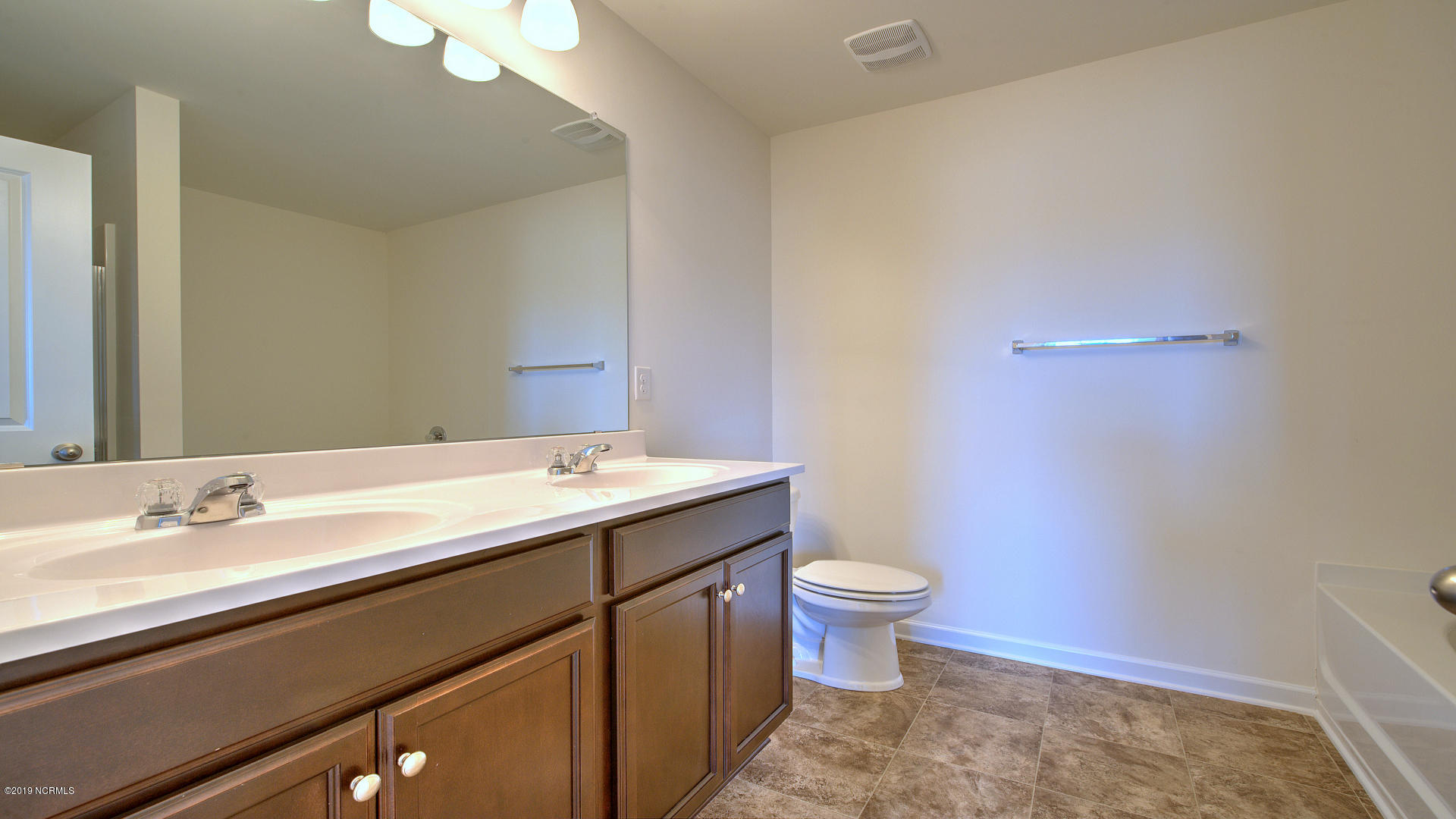 306 Frida Road New Bern, NC 28560 - Photo 10 of 16 Hamilton Master Bath