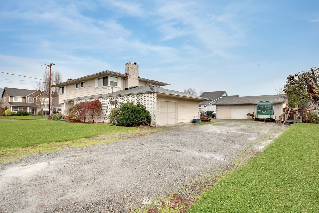 15520 Meade McCumber Road East Sumner, WA 98390 - Photo 3 of 22 Gallery Image 3