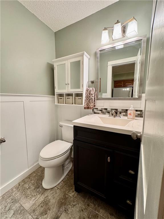 1012 King Mill Road McDonough, GA 30252 - Photo 35 of 64 a bathroom with a sink and a mirror