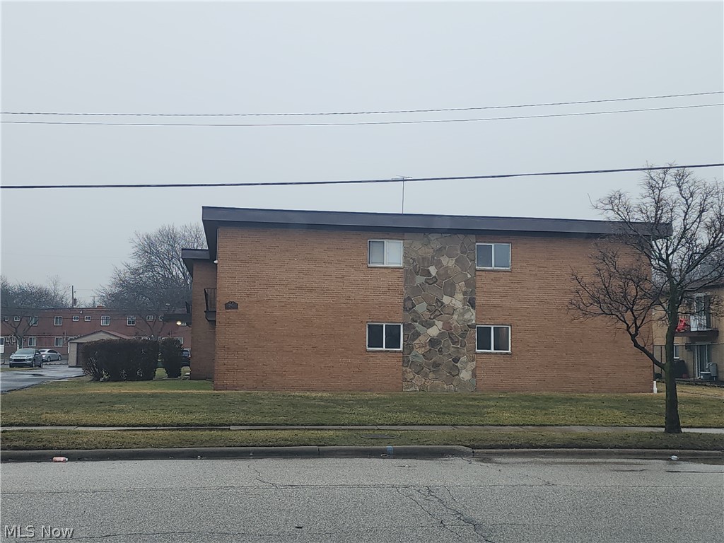 26680 Tungsten Road, Unit 102 Euclid, OH 44132 - Photo 1 of 12