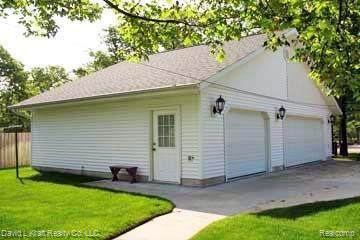 8588 Crescent Beach Road Pigeon, MI 48755 - Photo 4 of 19 8588CrescentBeachGarage