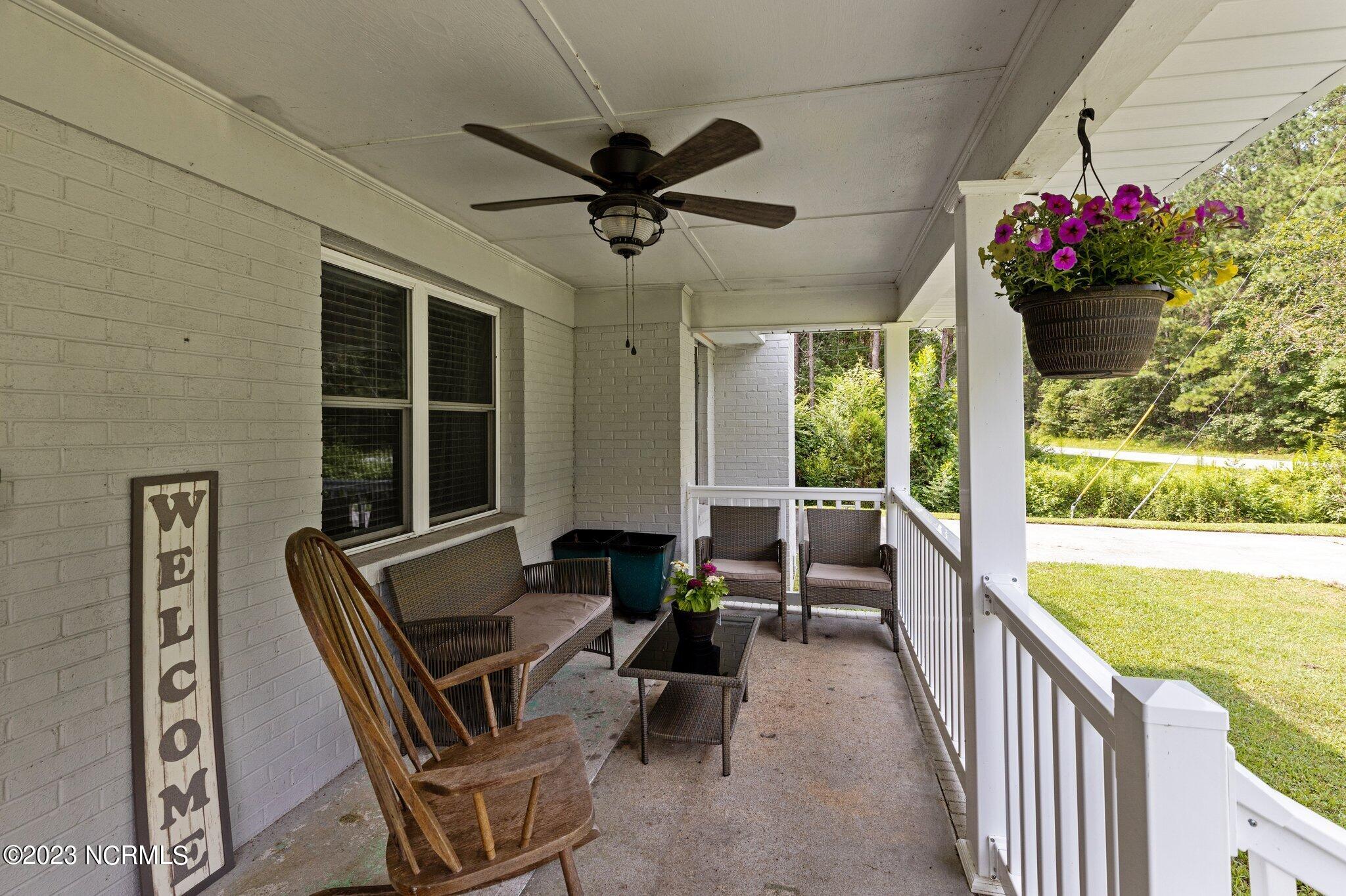 420 Pine Cliff Road Havelock, NC 28532 - Photo 4 of 39 Front Porch