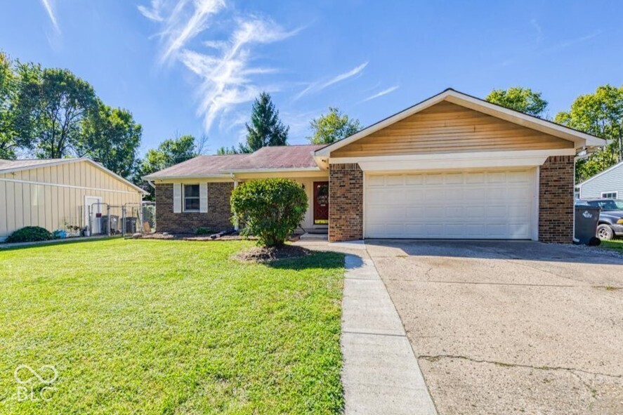 7950 Ridgegate W Drive Indianapolis, IN 46268 - Photo 2 of 24 Gallery Image 2
