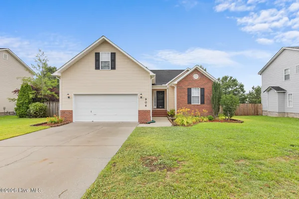 $325,000 | 906 Savannah Drive, Jacksonville, NC 28546