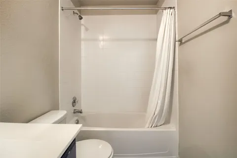 $1,700 | 102 Sulphur River Loop, Hutto, TX 78634