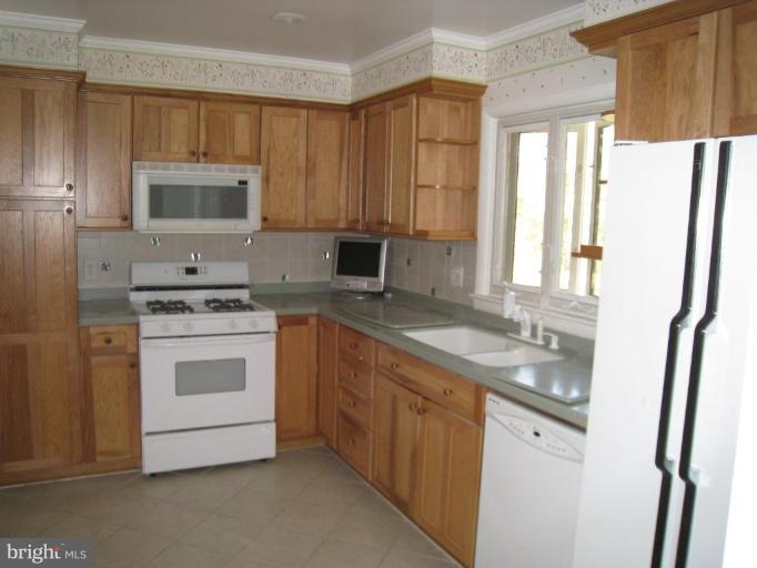 3410 Ramsgate Terrace Alexandria, VA 22309 - Photo 2 of 8 Kitchen