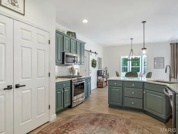 $525,000 | 405 Wolfpass Drive, O'Fallon, IL 62269