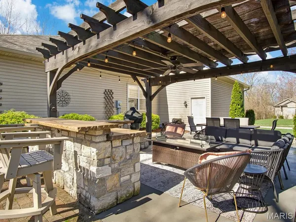 $525,000 | 405 Wolfpass Drive, O'Fallon, IL 62269