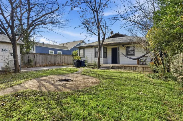 $275,000 | 2517 Wayside Avenue, Fort Worth, TX 76110