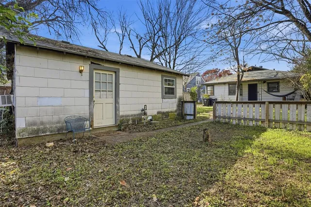 $275,000 | 2517 Wayside Avenue, Fort Worth, TX 76110