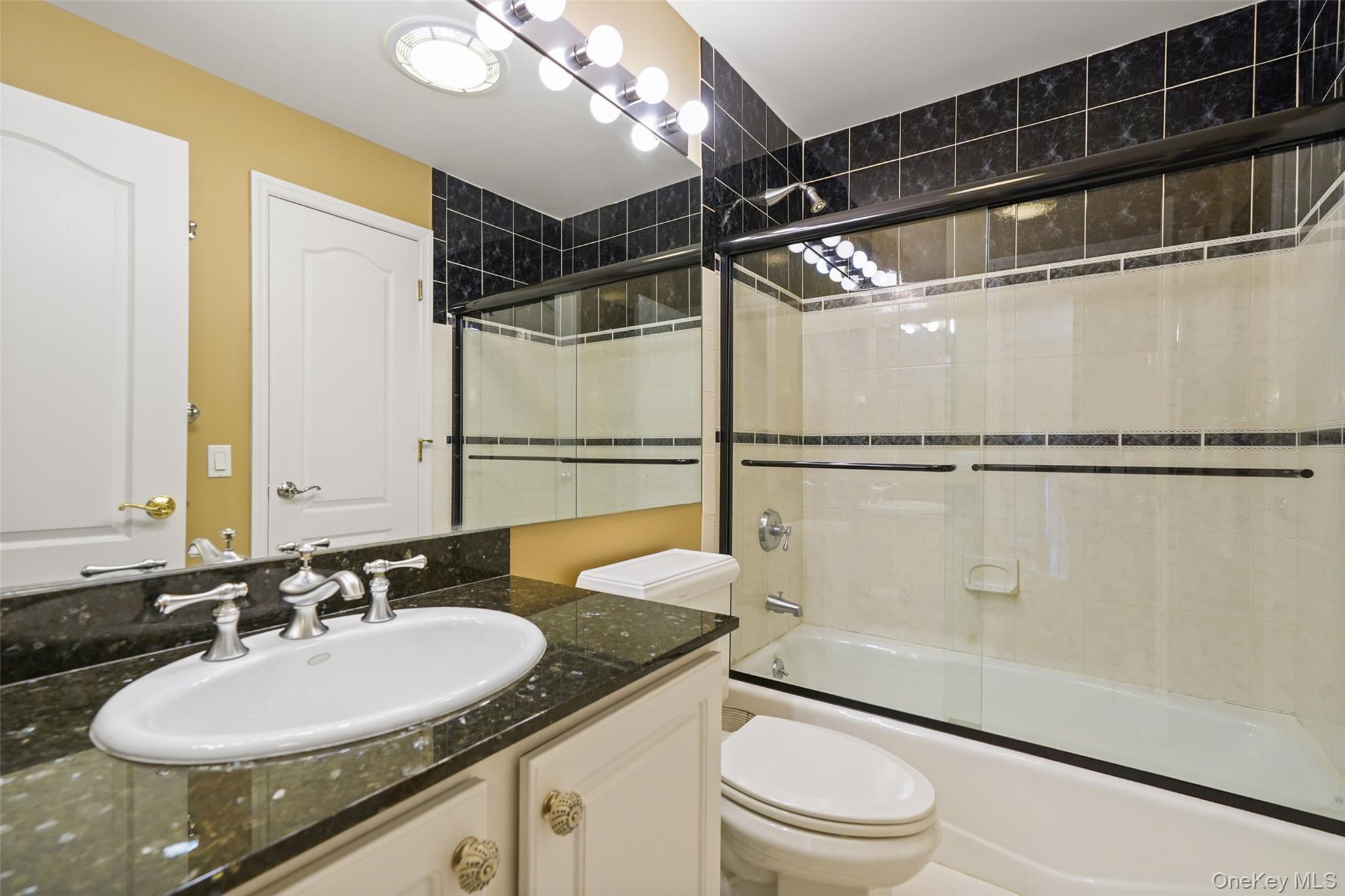 2 Heirloom Court Rye Brook, NY 10573 - Photo 17 of 37 Hall Bathroom