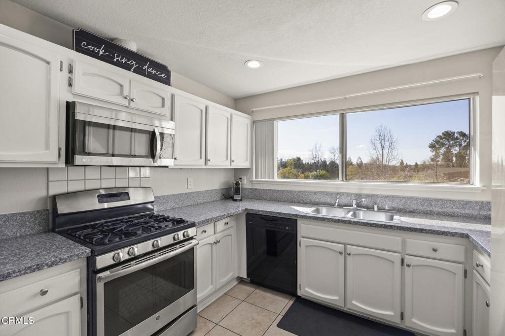 15053 Marquette Street Moorpark, CA 93021 - Photo 5 of 36