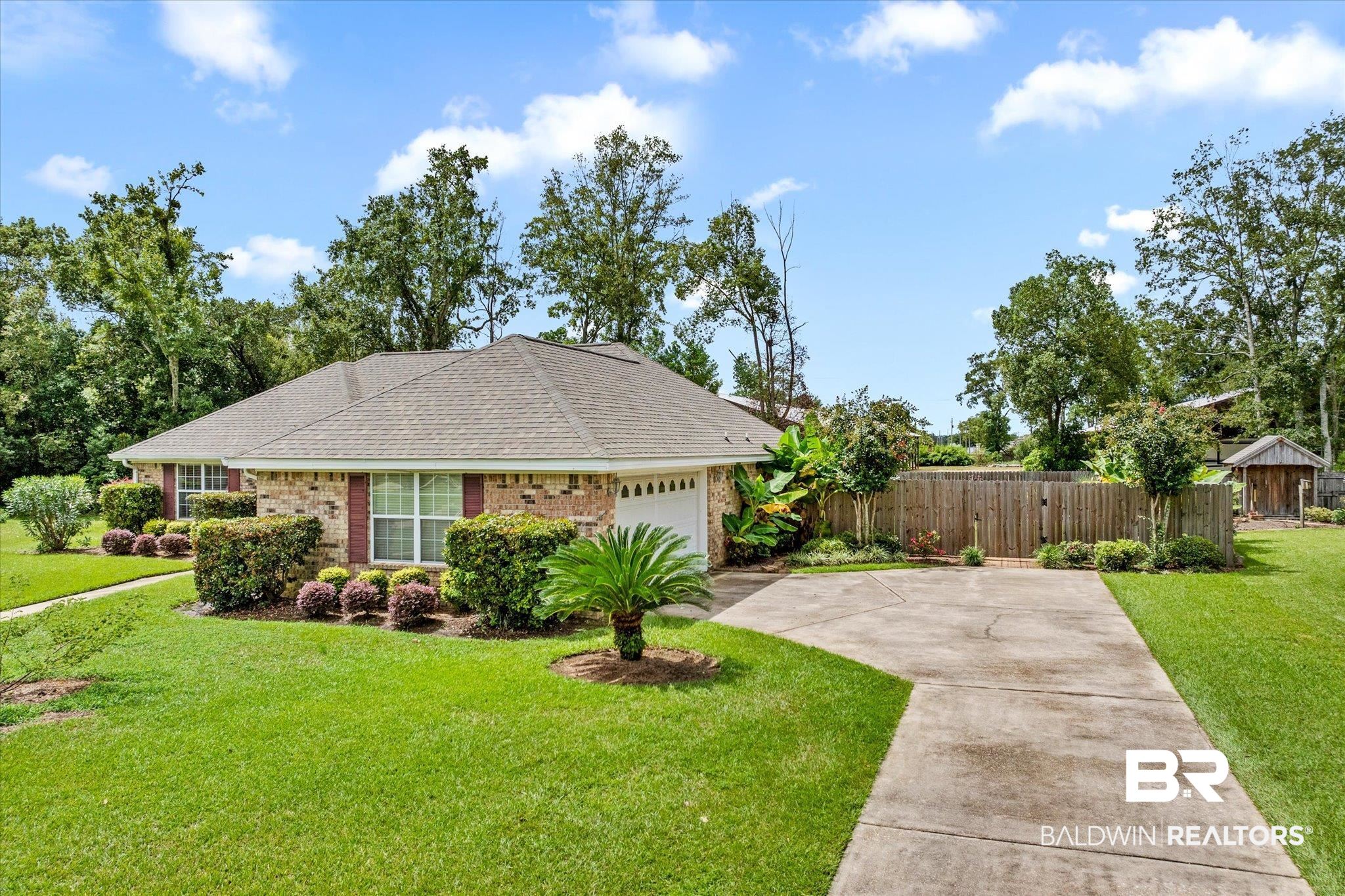 402 Meadow Lane Foley, AL 36535 - Photo 26 of 30 Driveway