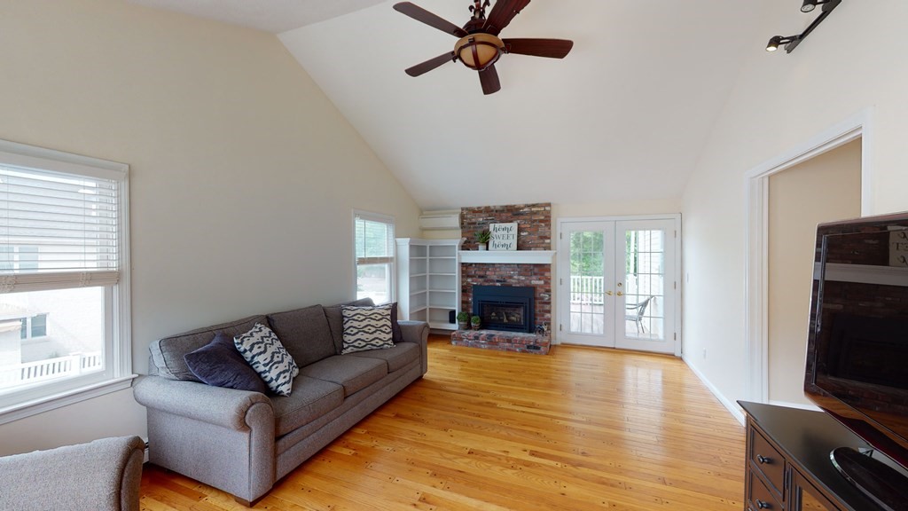 4 Overlook Road Stoneham, MA 02180 - Photo 4 of 21 Gallery Image 4