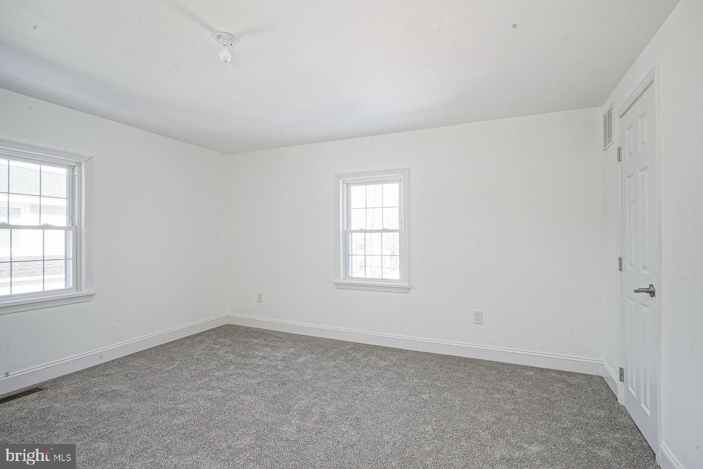 155 Cedar Avenue Pitman, NJ 08071 - Photo 31 of 41 an empty room with a window