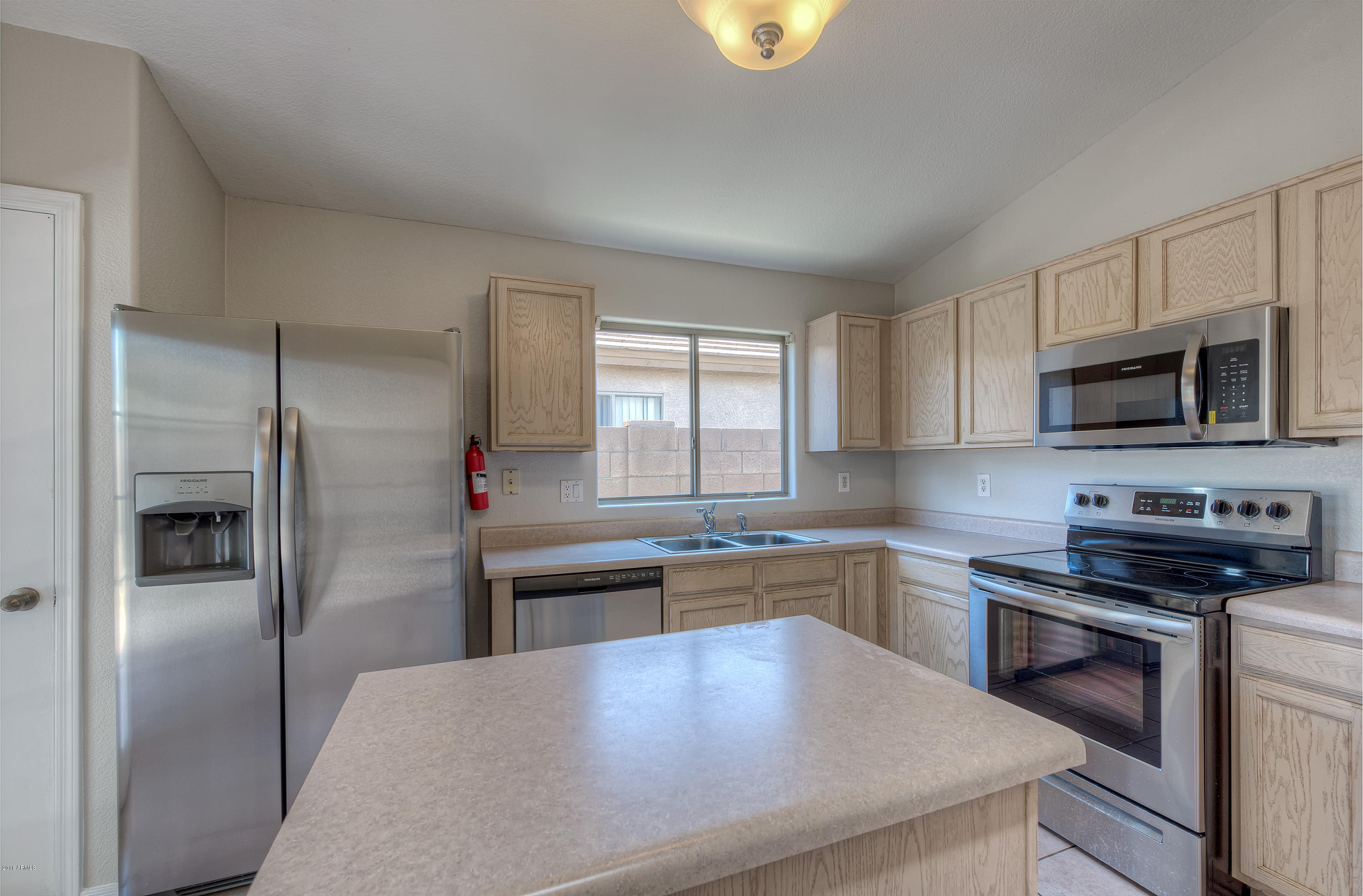 6408 West Cordes Road Phoenix, AZ 85043 - Photo 6 of 20 Kitchen
