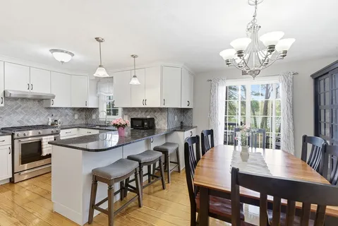 $472,000 | 200 Wellman Avenue, Unit 1, Chelmsford, MA 01863