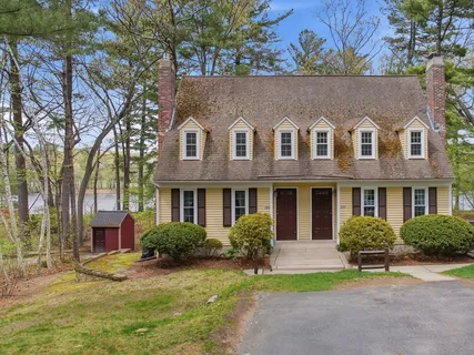 $472,000 | 200 Wellman Avenue, Unit 1, Chelmsford, MA 01863