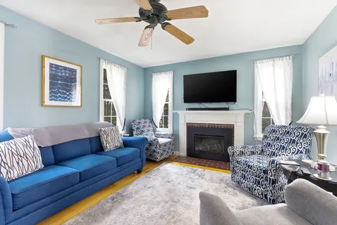 $472,000 | 200 Wellman Avenue, Unit 1, Chelmsford, MA 01863