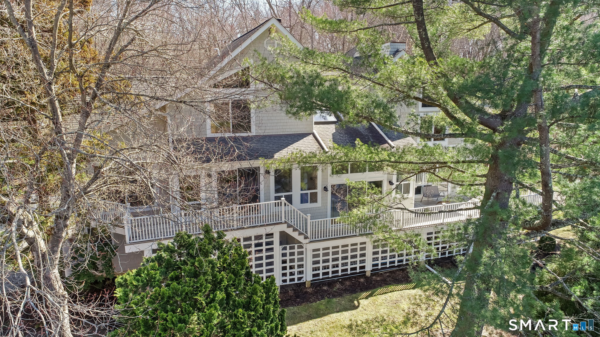 320 Chestnut Hill Road Stamford, CT 06903 - Photo 2 of 40