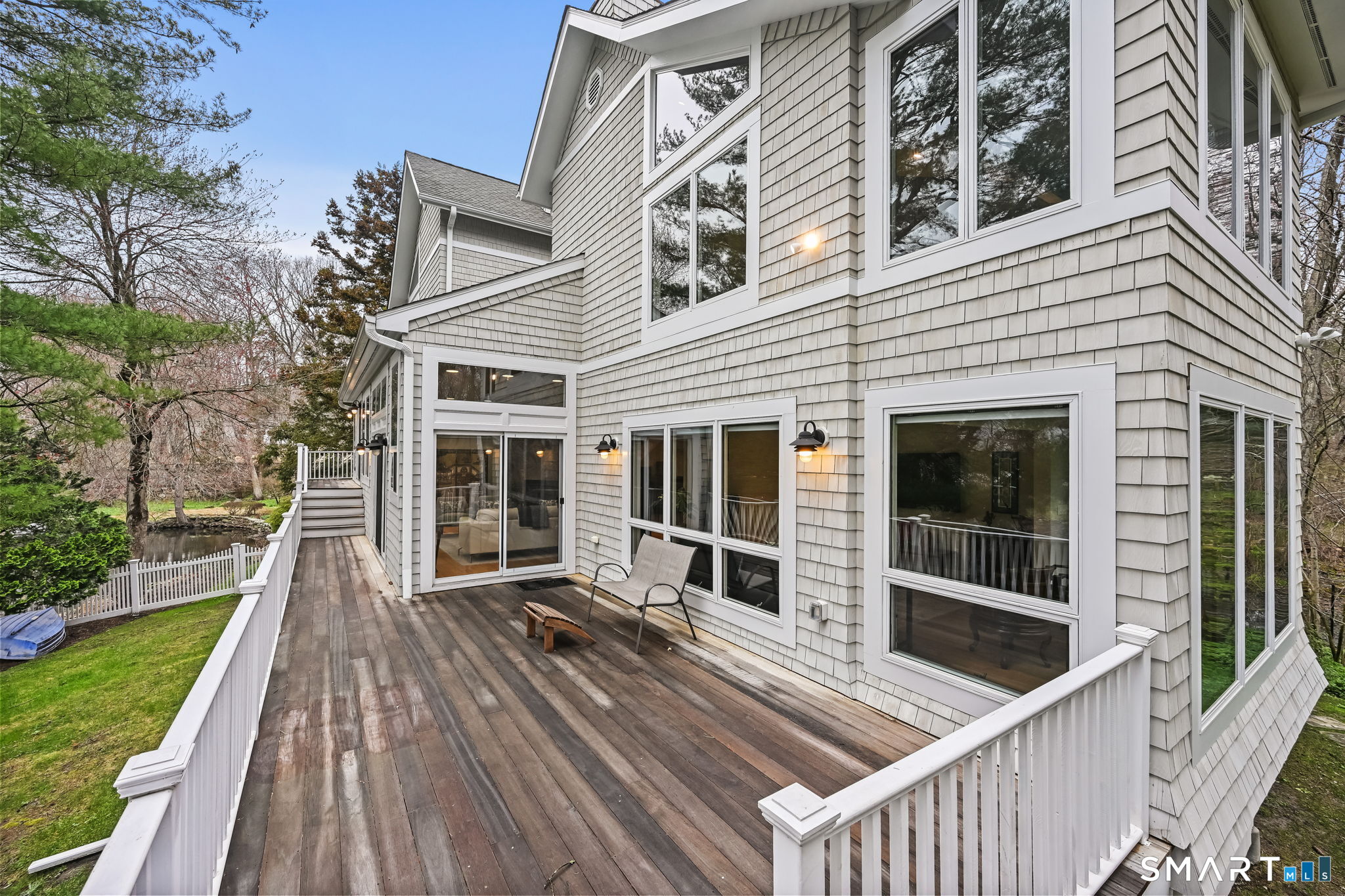 320 Chestnut Hill Road Stamford, CT 06903 - Photo 4 of 40