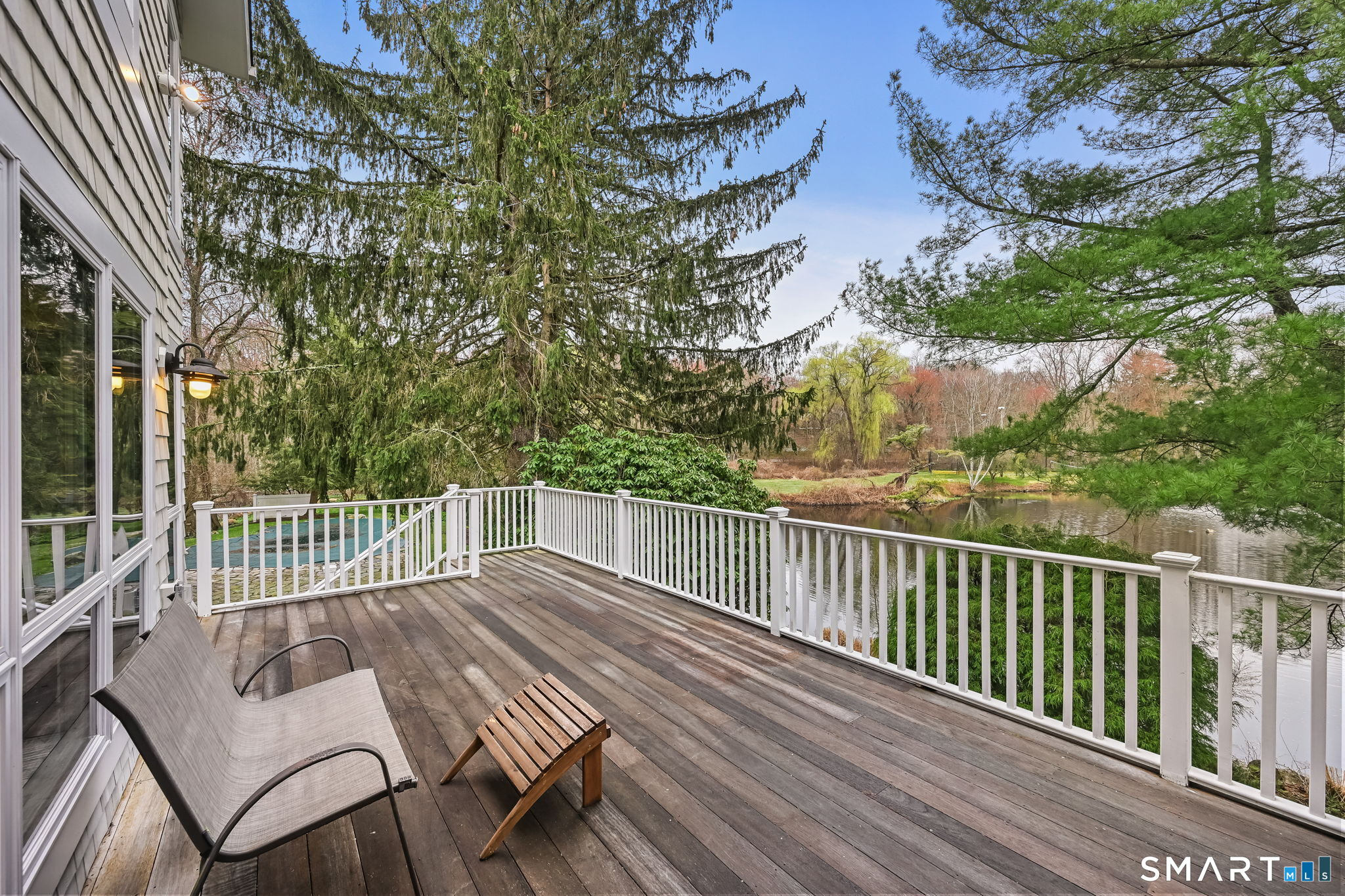 320 Chestnut Hill Road Stamford, CT 06903 - Photo 6 of 40