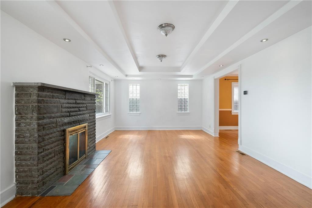 2642 Mt Royal Road Pittsburgh, PA 15217 - Photo 8 of 35 Gallery Image 8