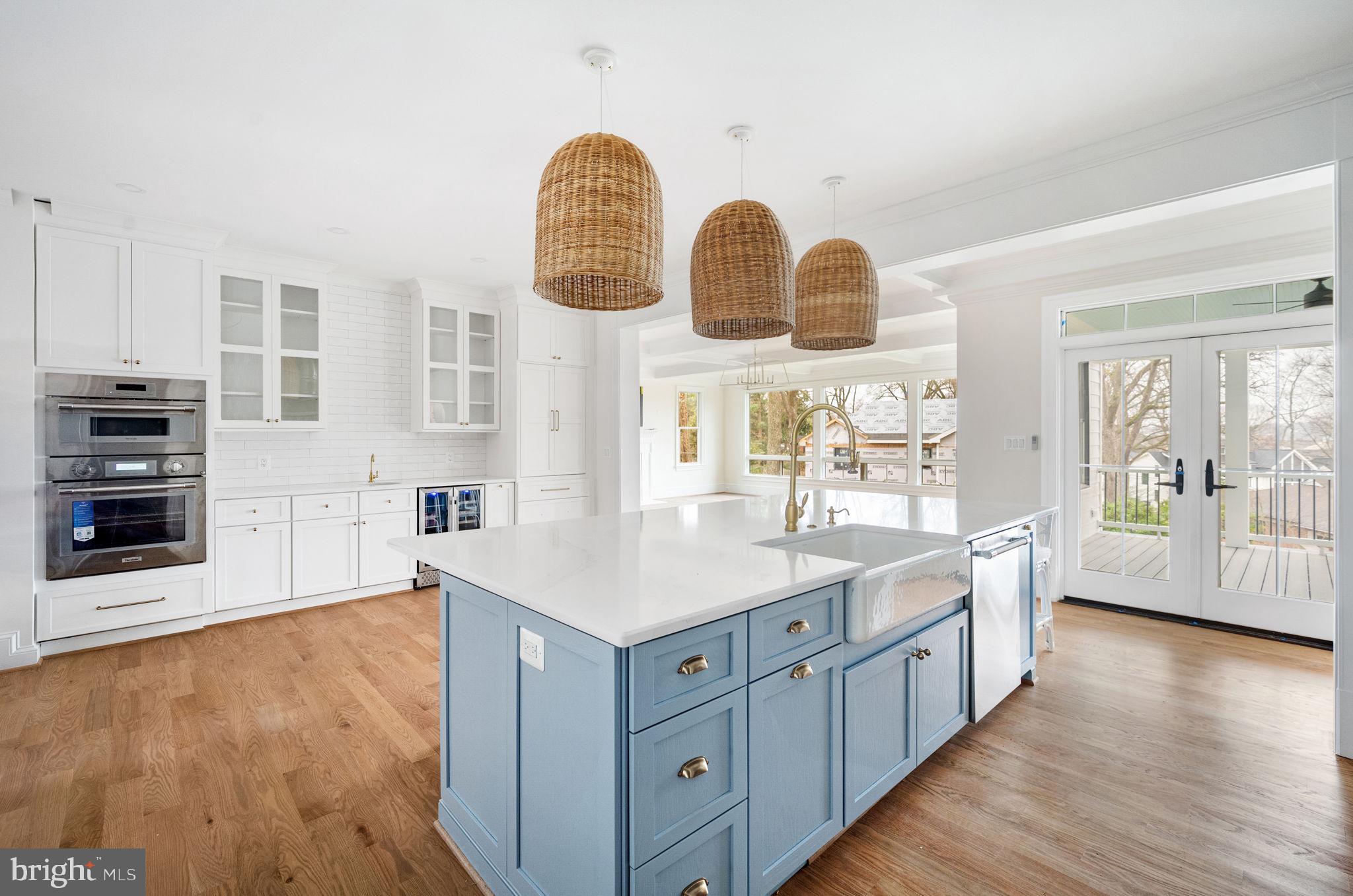 1102 Vassar Road Alexandria, VA 22314 - Photo 4 of 15