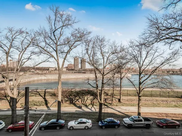 $315,000 | 3363 Sedgwick Avenue, Unit 4L | Kingsbridge Heights