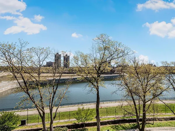 $315,000 | 3363 Sedgwick Avenue, Unit 4L | Kingsbridge Heights